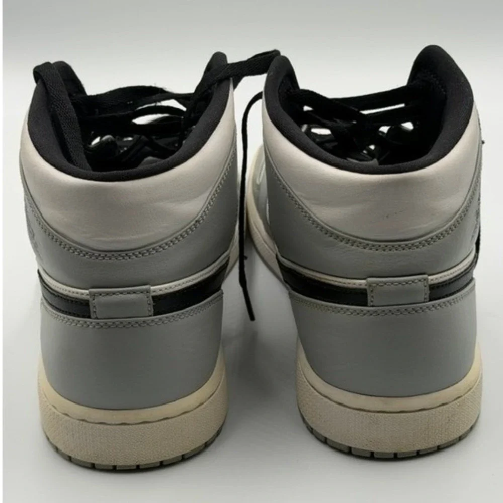 Air Jordan 1 Mid Light Smoke Grey White Black 554724-092 Mens Size 12 Sneaker